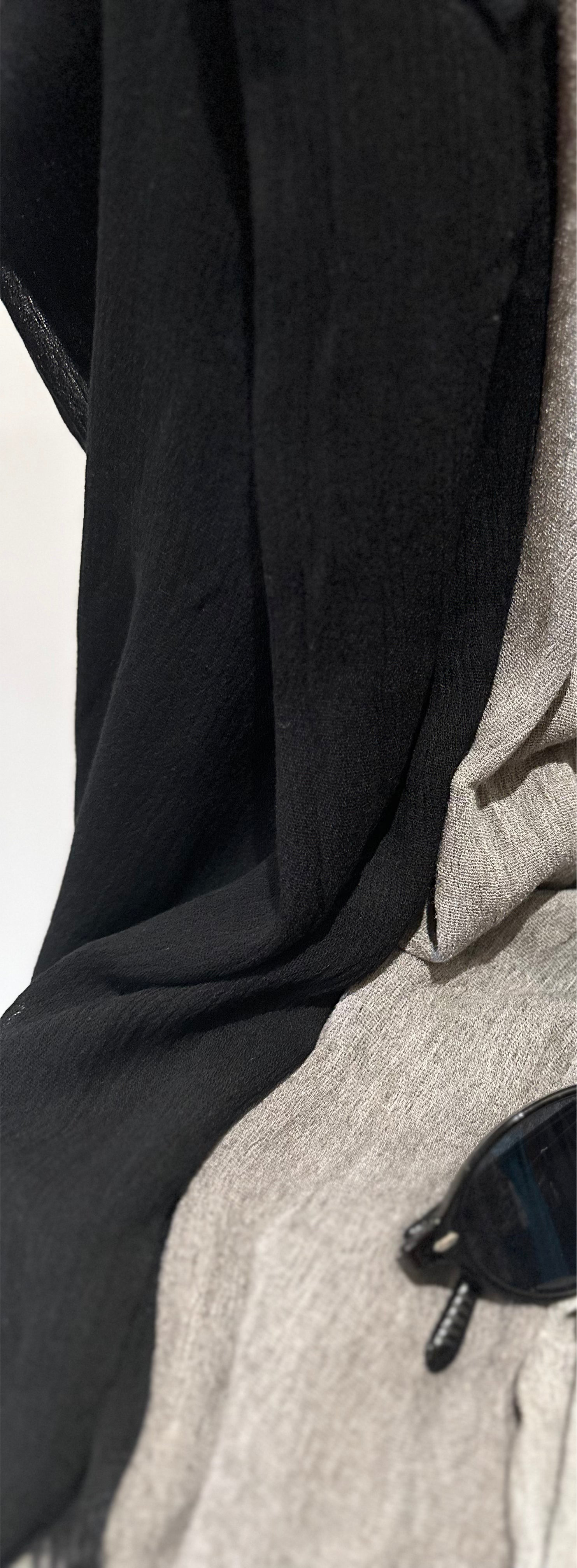 Thailand’s scarf (black)